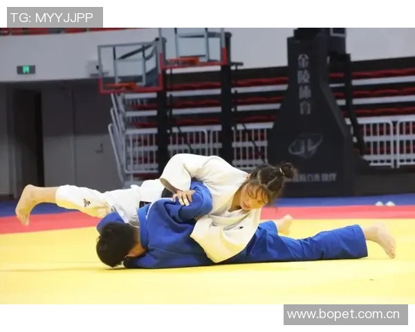 阿布扎比成功举办世界青少年柔道锦标赛吸引全球年轻选手参与竞技